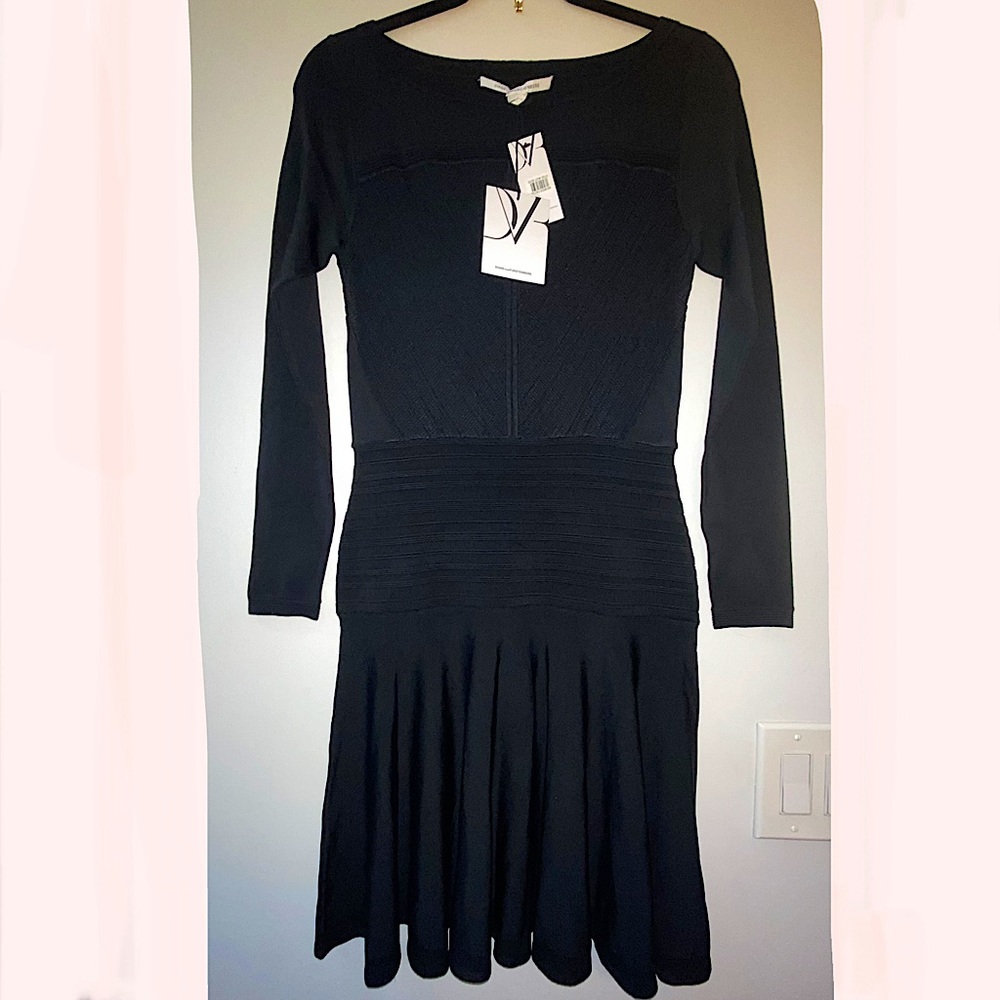 NWT ~ DVF Diane von Furstenberg Delta Flounce Dress (sz small)